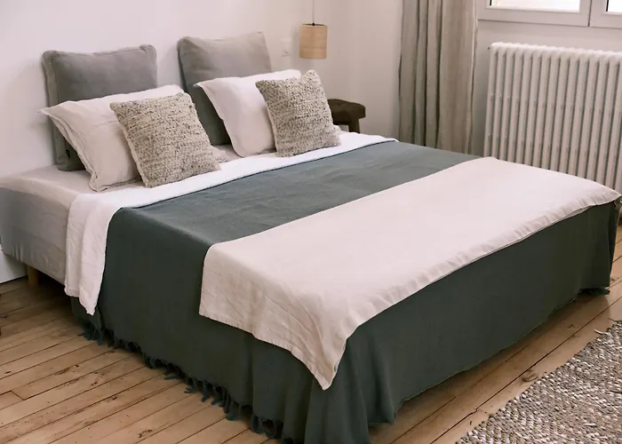 Couette-café La Grande Maurague, Boutique With Pool Near Gascony, Peaceful Countryside In The Gers Condom