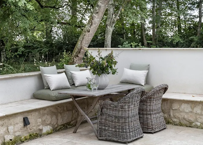 Couette-café La Grande Maurague, Boutique With Pool Near Gascony, Peaceful Countryside In The Gers 4*