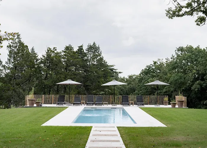 Couette-café La Grande Maurague, Boutique With Pool Near Gascony, Peaceful Countryside In The Gers 4*
